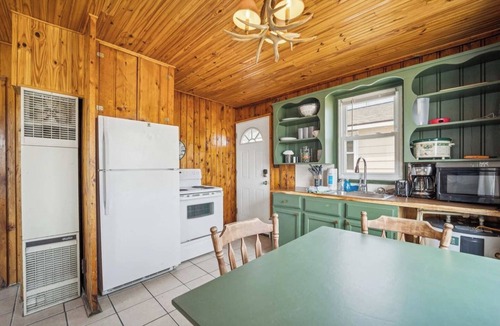 Oscoda Cabin | #5 | Lake Views with Big Windows & New Bath