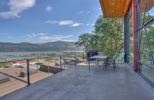 Hood River House | 500 m² House ∙ 6 bedrooms ∙ 12 guests