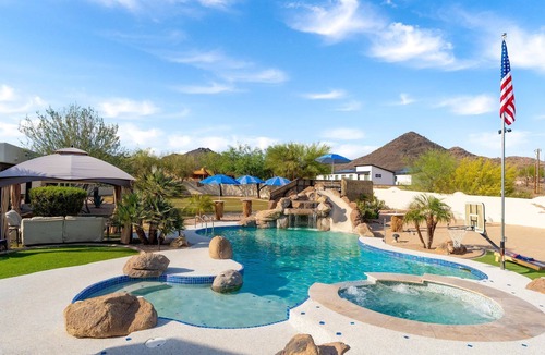 Desert View House | 6 BR,Pet friendly,Outdoor Grill and Pool,Sleeps 24