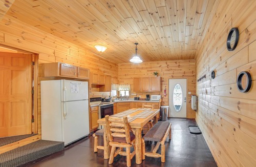 Manistique Cabin | 6 Mi to Shingleton: Manistique Home w/Yard!