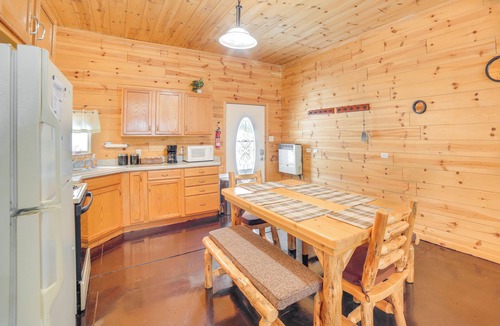 Manistique Cabin | 6 Mi to Shingleton: Manistique Home w/Yard!