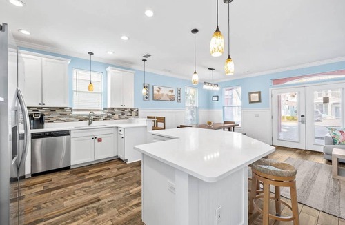 Villages of Crystal Beach House | 6BR Beach Home 5-min Walk to Ocean Resort Pool
