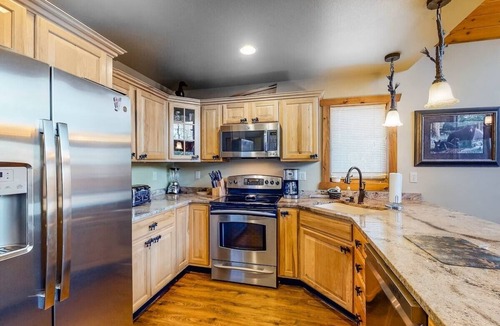 Eagle River Cabin | 7BR,3BA Lakefront cabin with great views, private lake frontage, close to town