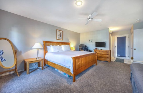 Hood River Condo | 85 m² Condo ∙ 1 bedroom ∙ 5 guests