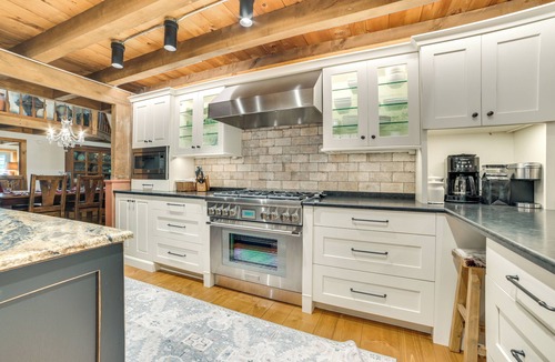 Harbor Springs House | 9 Mi to Boyne Resort! Farmhouse Near Town & Lake