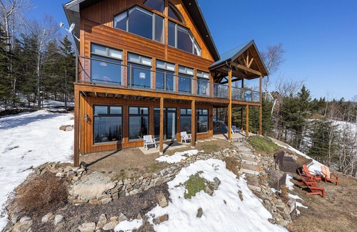 Saint-Joseph-de-la-Rive House | A chalet respecting the traditions