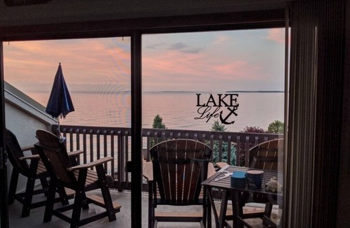 Port Clinton Condo | A cozy gem with a million dollar view located in Port Clinton, Ohio