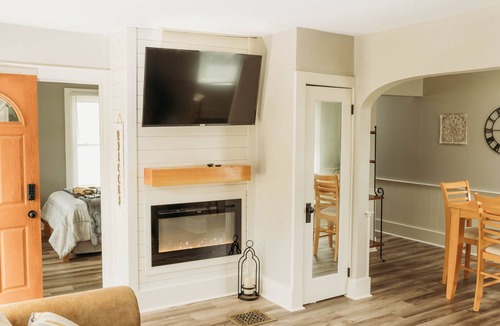 Adrian House | A cozy, quiet house minutes from Adrian College and Downtown