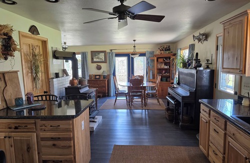 Ironwood Cabin | A favorite "Rockhound" destination!