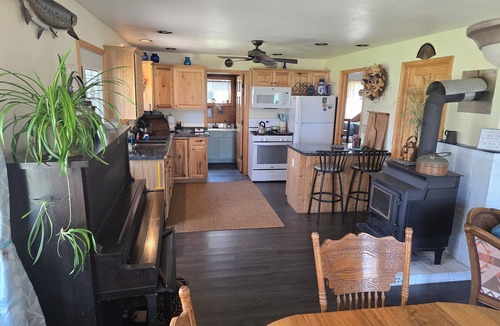 Ironwood Cabin | A favorite "Rockhound" destination!