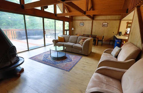 Ashford Cabin | A-Frame Chalet Near Mount Rainier, Sauna, Sleeps 12