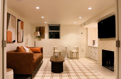Sellwood-Moreland Apartment | A Healing Place: Luxury MCM Basement Guest Suite in Sellwood Portland
