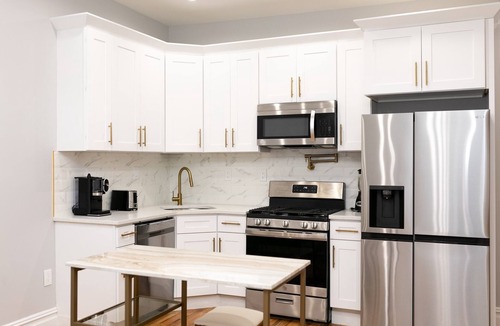 East New York House | A lovely nice building, peaceful, brand new house with furniture, welcoming!