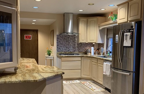 West Bloomfield House | A peaceful golf and lake community.