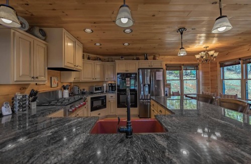 Ellijay Cabin | A perfect mountain view getaway