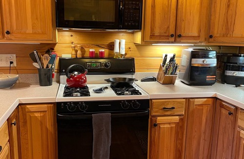 Purlear Cabin | A Private Mountain Retreat with Stunning Views, Cozy Spaces, and Rustic Elegance