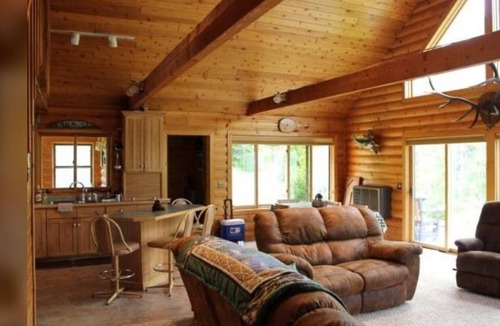 Two Harbors Cabin | A Quiet Getaway Close to Popular North Shore Attractions