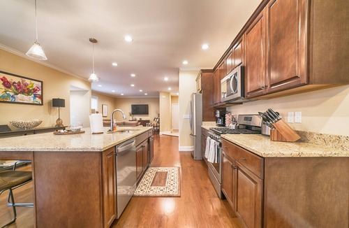 Northeast South Bend House | A View to a Dome -1/2 Mile Walk to Notre Dame Campus!