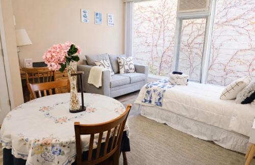 Ann Arbor Apartment | A2 Studio, Mins to Downtown, UofM, Hospitals, Restaurants & Stadium
