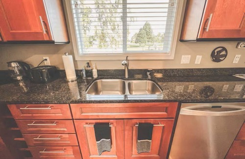 Sequim House | Abram’s Golf Course Retreat w/Hot Tub & Firepit