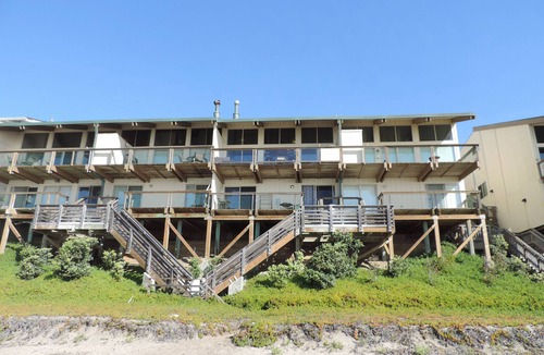 La Selva Beach House | Absolute ocean/beach front - La Selva Beach- gated