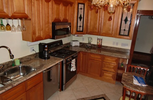 Inner Sunset House | Absolutely Private President's Suite, Computer, Wi-Fi, Laundry, Pub. Parking