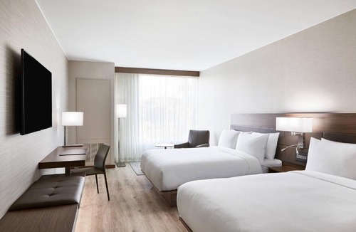 Camelback East Hotel | AC Hotel Phoenix Biltmore