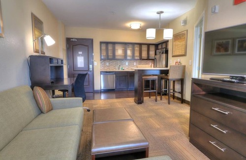 Farragut Apartment | Accessible 1BR Suite w/Kitchen | Free Breakfast