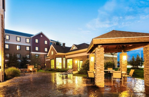 Maumee Apartment | Accessible Studio w/ Tub | Pool & Free Breakfast