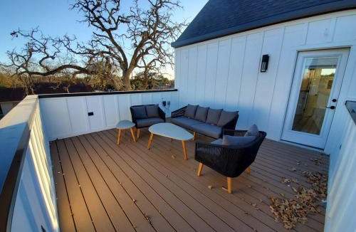 Georgetown House | Actually walkable to square & Private Heated Pool