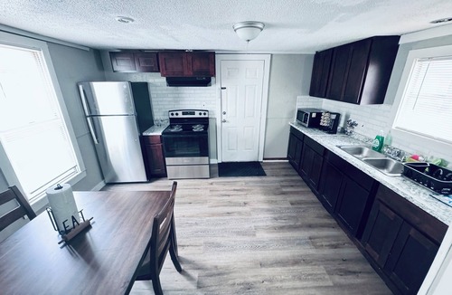Monroe House | Adorable 2-bedroom house with AC in charming Monroe