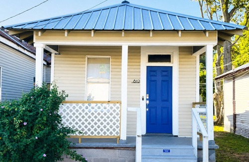 Monroe House | Adorable 2-bedroom house with AC in charming Monroe