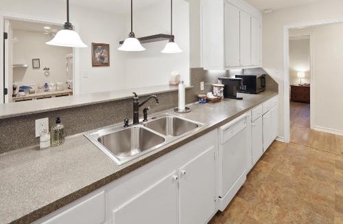 Southeast College Park House | Adorable Southside ATM Cottage with Bikes, Pets OK