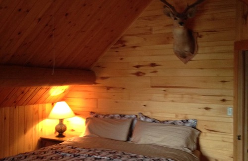 Butternut Cabin | 'AERIE' Eagles Nest Lodge, Five bedroom, Two kitchen, Full Log home