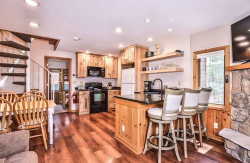 Eagle River Cabin | Aerie on Meta Lake/Northwoods Cabin w/Boat Launch