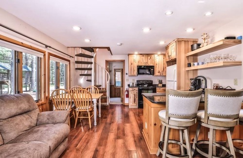 Eagle River Cabin | Aerie on Meta Lake/Northwoods Cabin w/Boat Launch