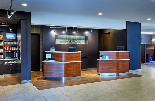 Eden Prairie Hotel | Affordability Meets Comfort! Indoor Pool, Near Purgatory Creek Park
