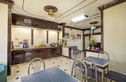 Three Rivers House | Affordability Meets Comfort! Pets Allowed, Free Parking, Onsite Dining!