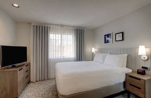 Sunnyvale Hotel | Affordability Meets Comfort! 2 Spacious 2BR Suites, Onsite Swimming Pool!