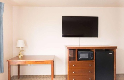 McMinnville Hotel | Affordability Meets Comfort! Pets Allowed, Near Eyrie Vineyards!
