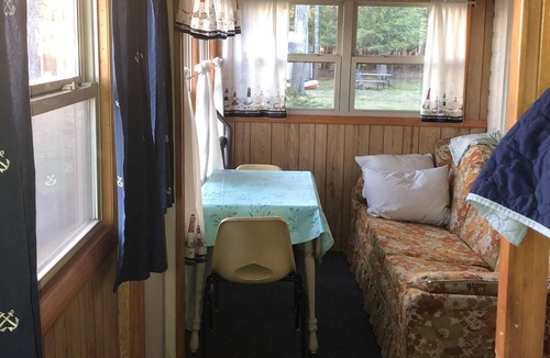 Honor Cabin | Affordable Family Fun on the Platte Lakes Van Hammen Cottage #3