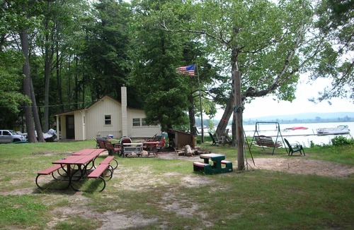 Honor Cottage | Affordable Family Fun on the Platte Lakes Van Hammen Cottage #2