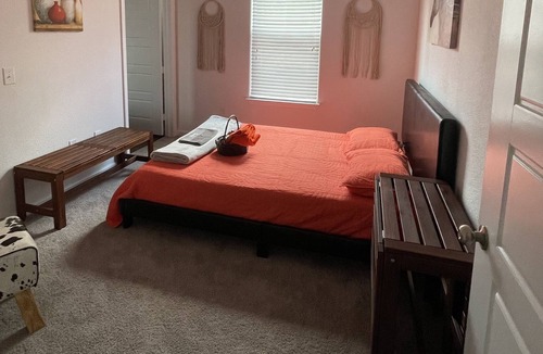 Alden Bridge House | Affordable Private Room & Bath