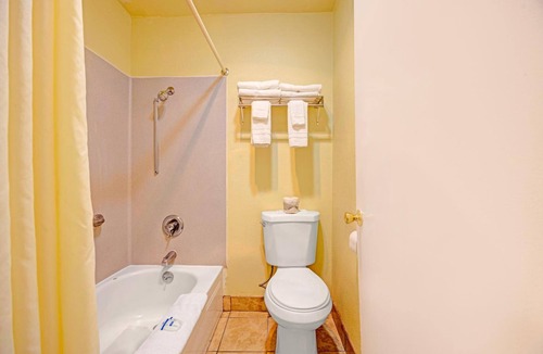 Stevenson Hotel | Affordable Room for Budget-Friendly Travels | East Point Kite Beach - 0.2 miles