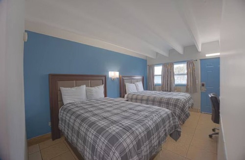 Merritt Island Hotel | Affordable Room Near Kennedy Space Center – Ideal for Long-Stay Guests