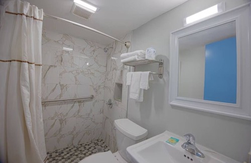 Merritt Island Hotel | Affordable Room Near Kennedy Space Center – Ideal for Long-Stay Guests