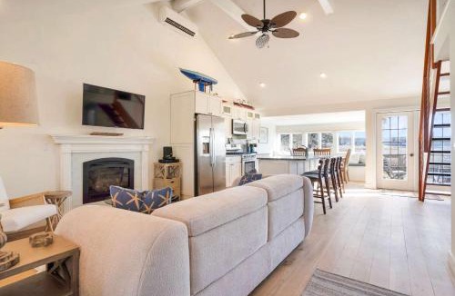 Wading River House | After Dune Delight Beach Cottage Steps to Shore