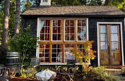 Grapeview Cabin | Ahab’s only available with, Captains Cabin it rents for 195, Captains’ 325.