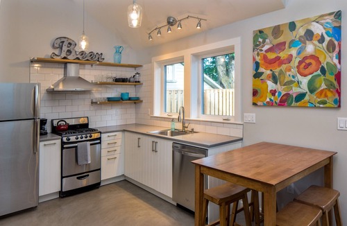 Alberta Arts District House | Alberta Nest: Home Base for Adventure in the City