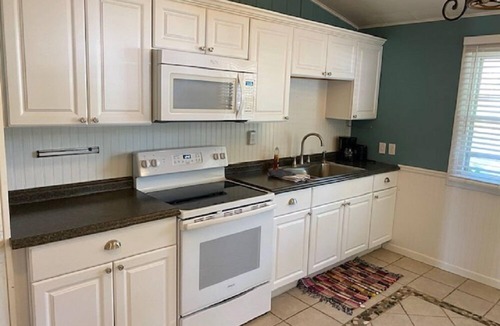 Oscoda Cottage | Aloha Beach Club Resort